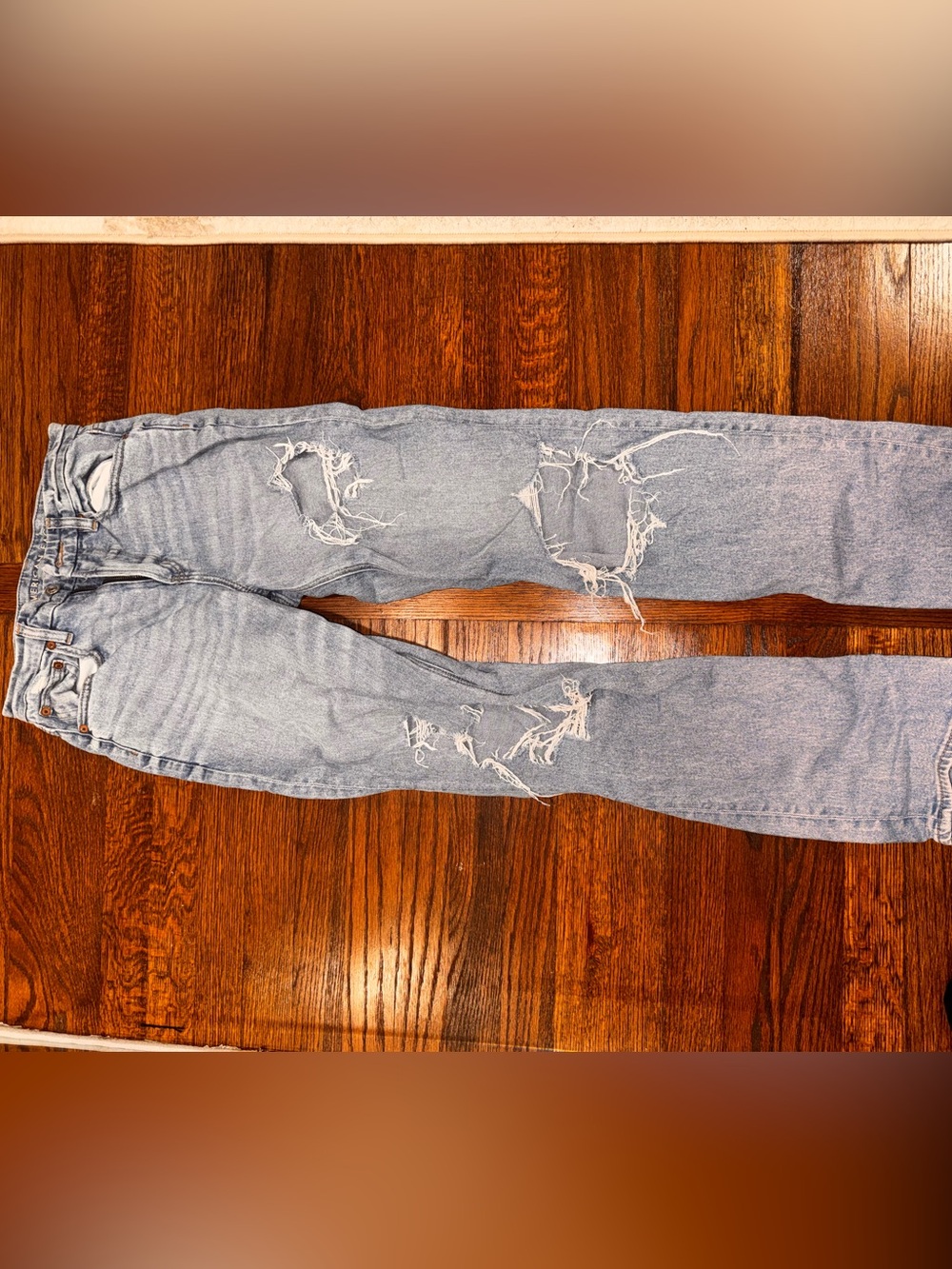 American Eagle Outfitters Light Blue Distressed Women's Slim Straight Jeans